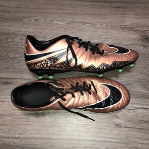 nike soccer cleats size 12👍